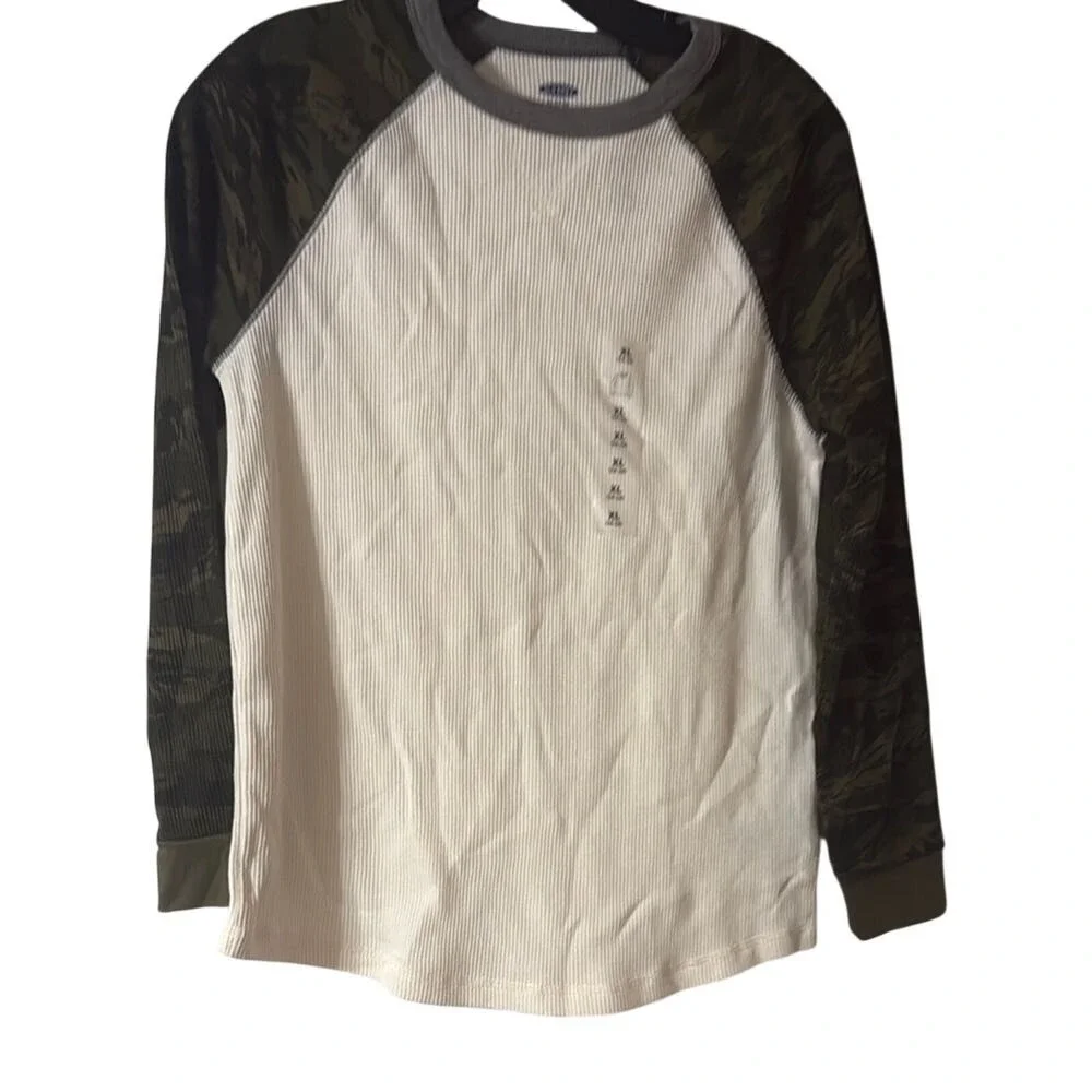 Old Navy Cream and Green Long Sleeve‎ Tee Boys XL